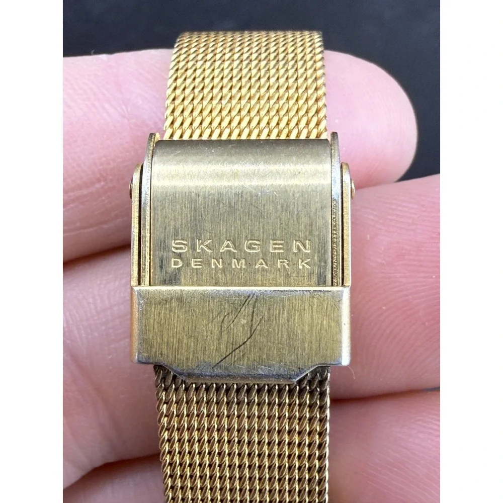 Vintage Skagen Watch Women Black‎ Dial Gold Tone 6.5
